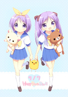 hiiragi_kagami hiiragi_tsukasa long_hair lucky_star mani purple_eyes purple_hair ribbon school_uniform short_hair siblings sisters stuffed_toy twins twintails // 1254x1771 // 612KB