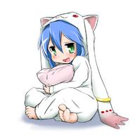 1girl barefoot blue_hair blush feet green_eyes izumi_konata kyubey kyubey_(cosplay) looking_at_viewer lucky_star mahou_shoujo_madoka_magica mizushima_(p201112) mole open_mouth pillow simple_background soles solo toes white_background // 800x800 // 313KB